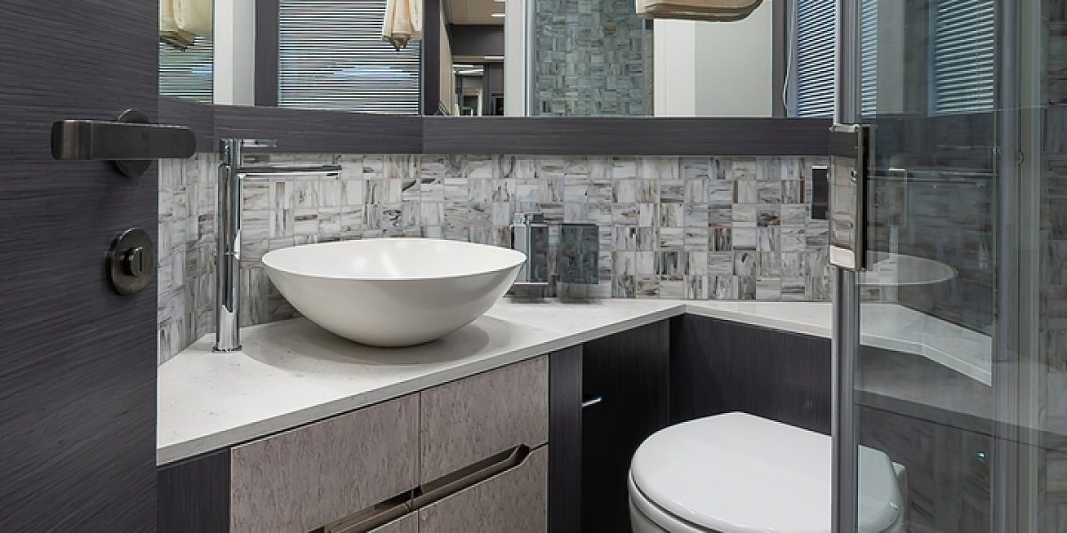 Продается моторная яхта PERSHING 8X 2022г.